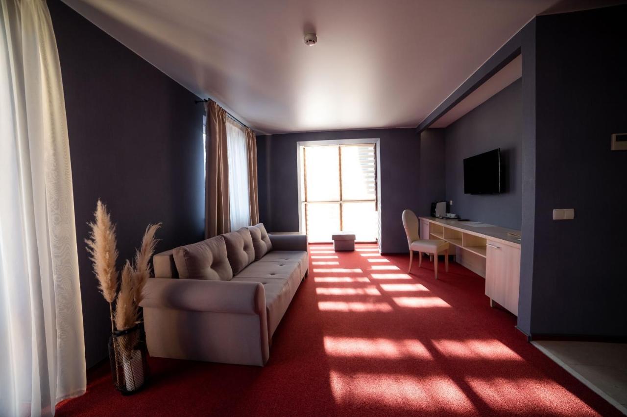 Sribni Leleky Hotel & Spa Lutsʼk Exterior foto